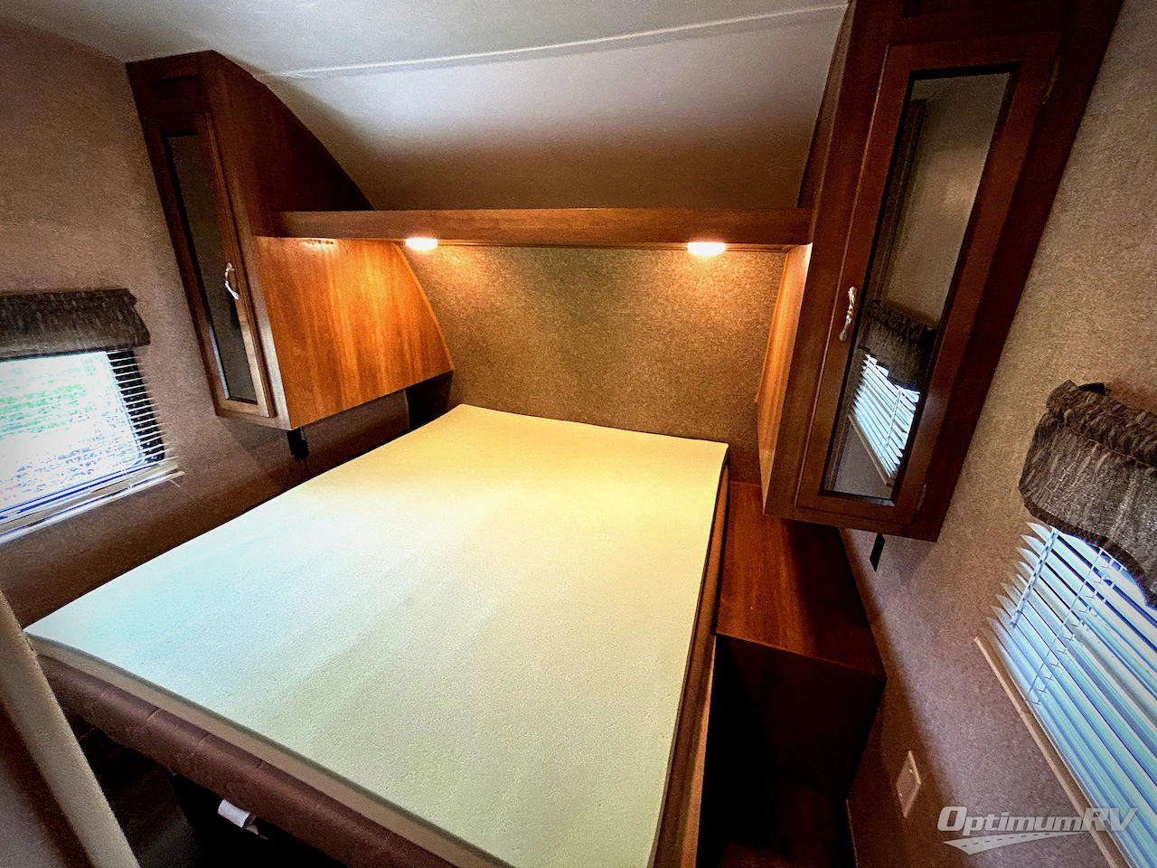 2017 Coachmen Catalina SBX 261BHS Photo 6