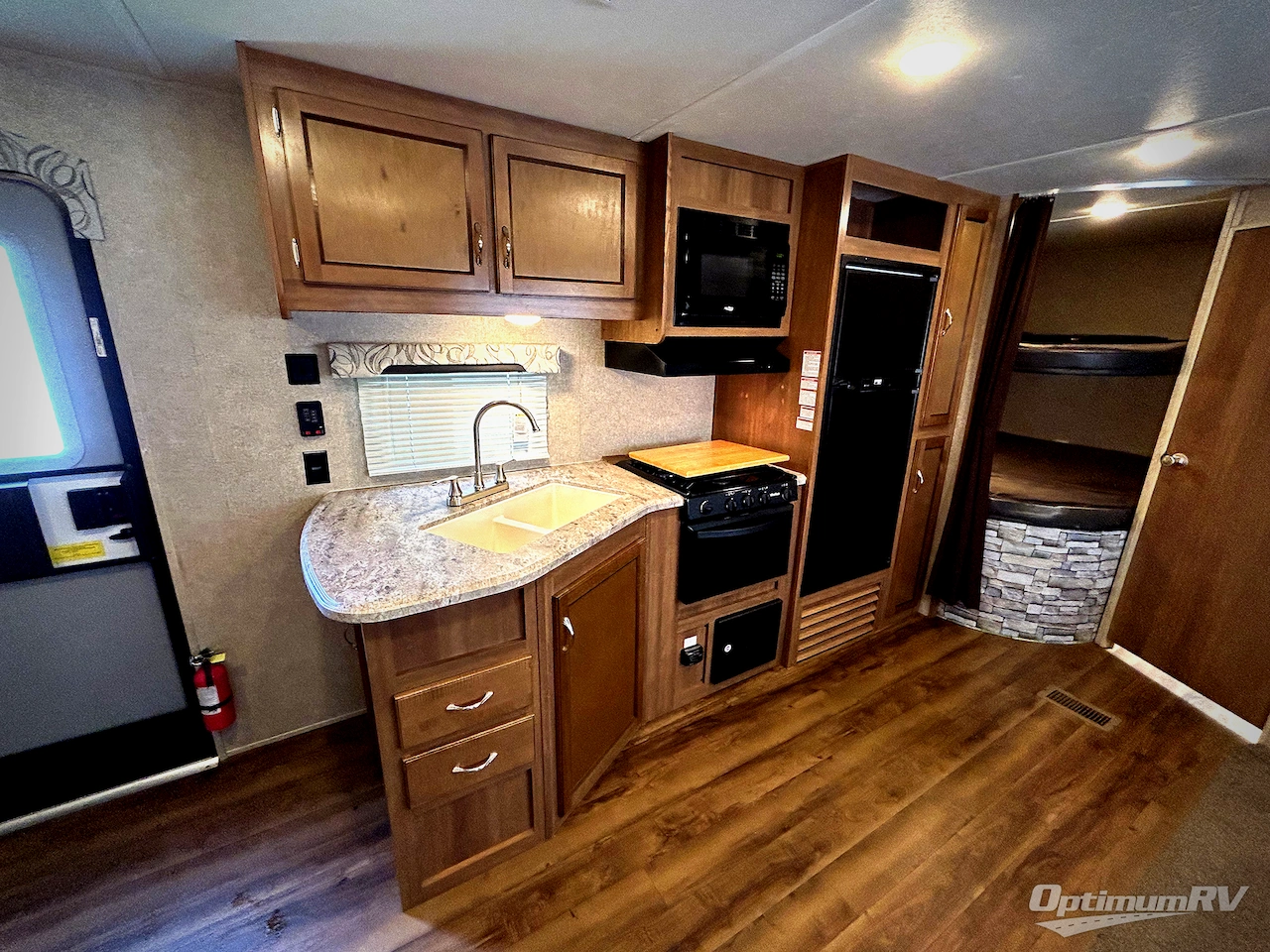 2017 Coachmen Catalina SBX 261BHS Photo 8