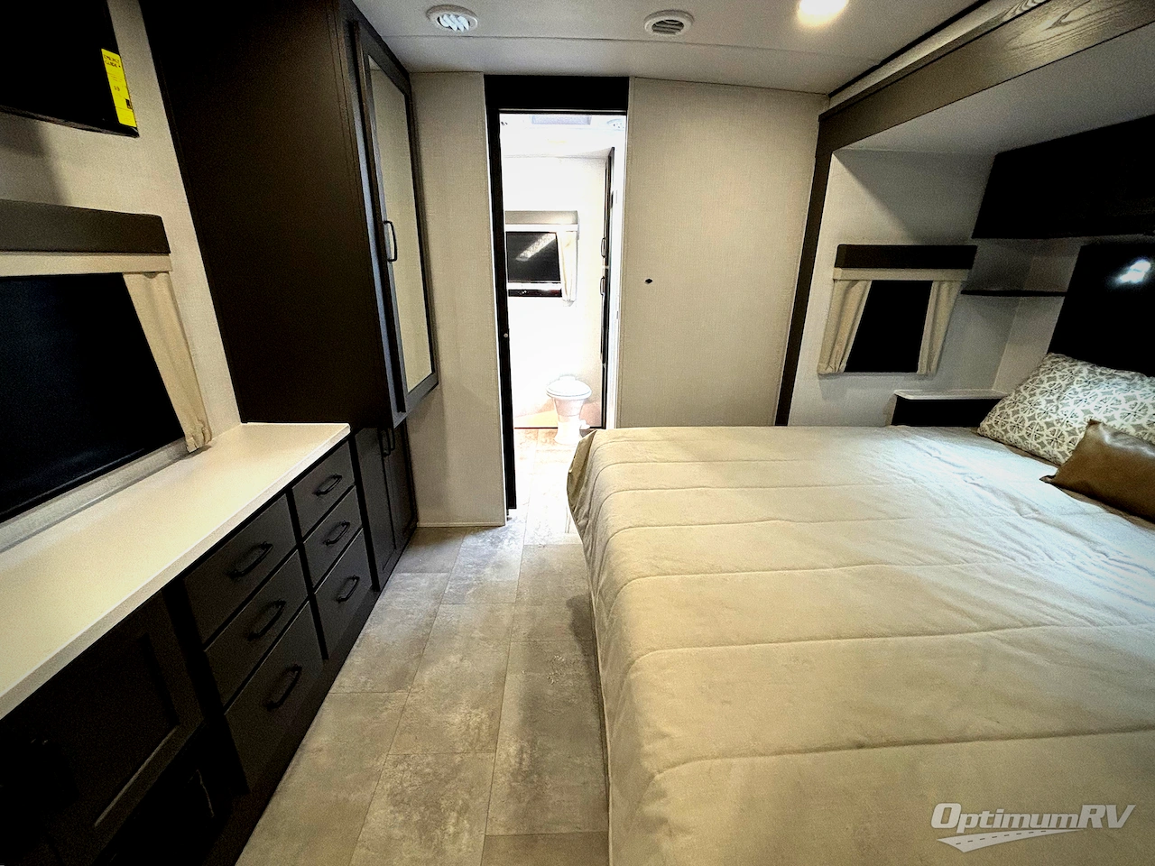 2025 Forest River Flagstaff Classic 826MBR Photo 13