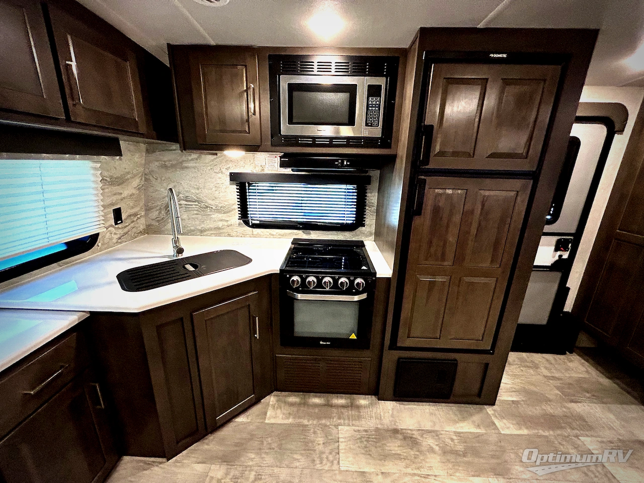 2021 Forest River Rockwood Ultra Lite 2608BS Photo 7