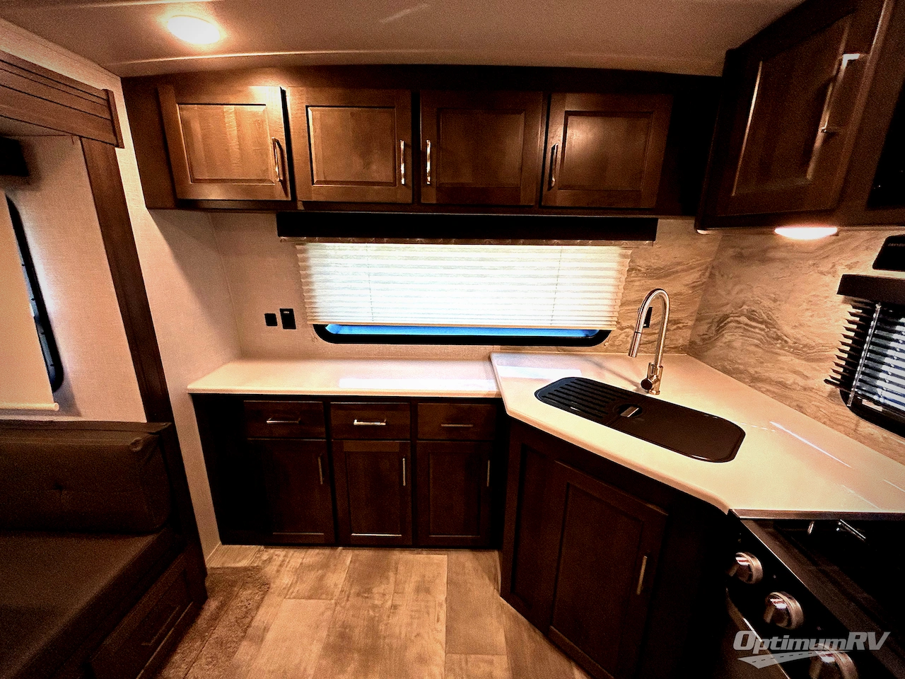 2021 Forest River Rockwood Ultra Lite 2608BS Photo 8