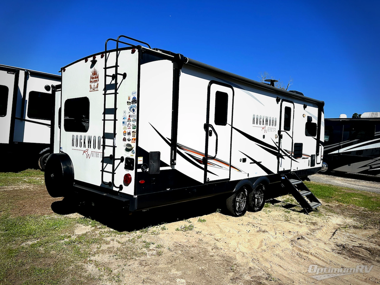 2021 Forest River Rockwood Ultra Lite 2608BS Photo 2