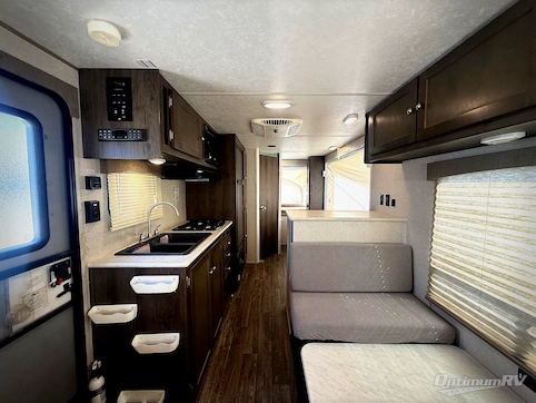 2019 Coachmen Clipper Ultra-Lite 19TB RV Photo 2