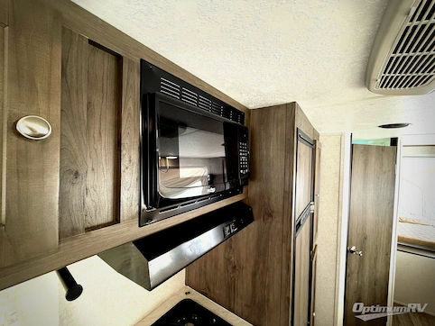2019 Coachmen Clipper Ultra-Lite 19TB RV Photo 4