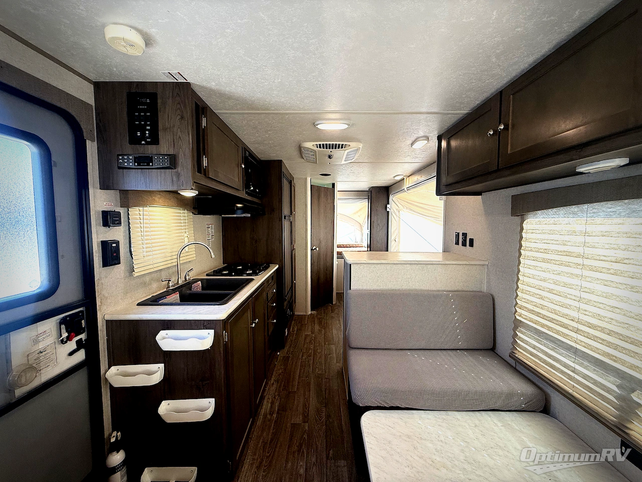 2019 Coachmen Clipper Ultra-Lite 19TB Photo 5