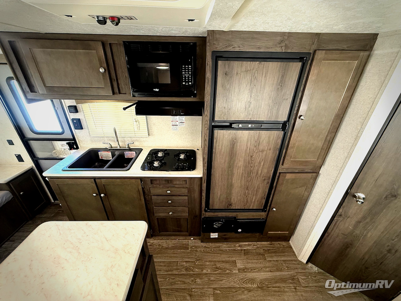 2019 Coachmen Clipper Ultra-Lite 19TB Photo 10