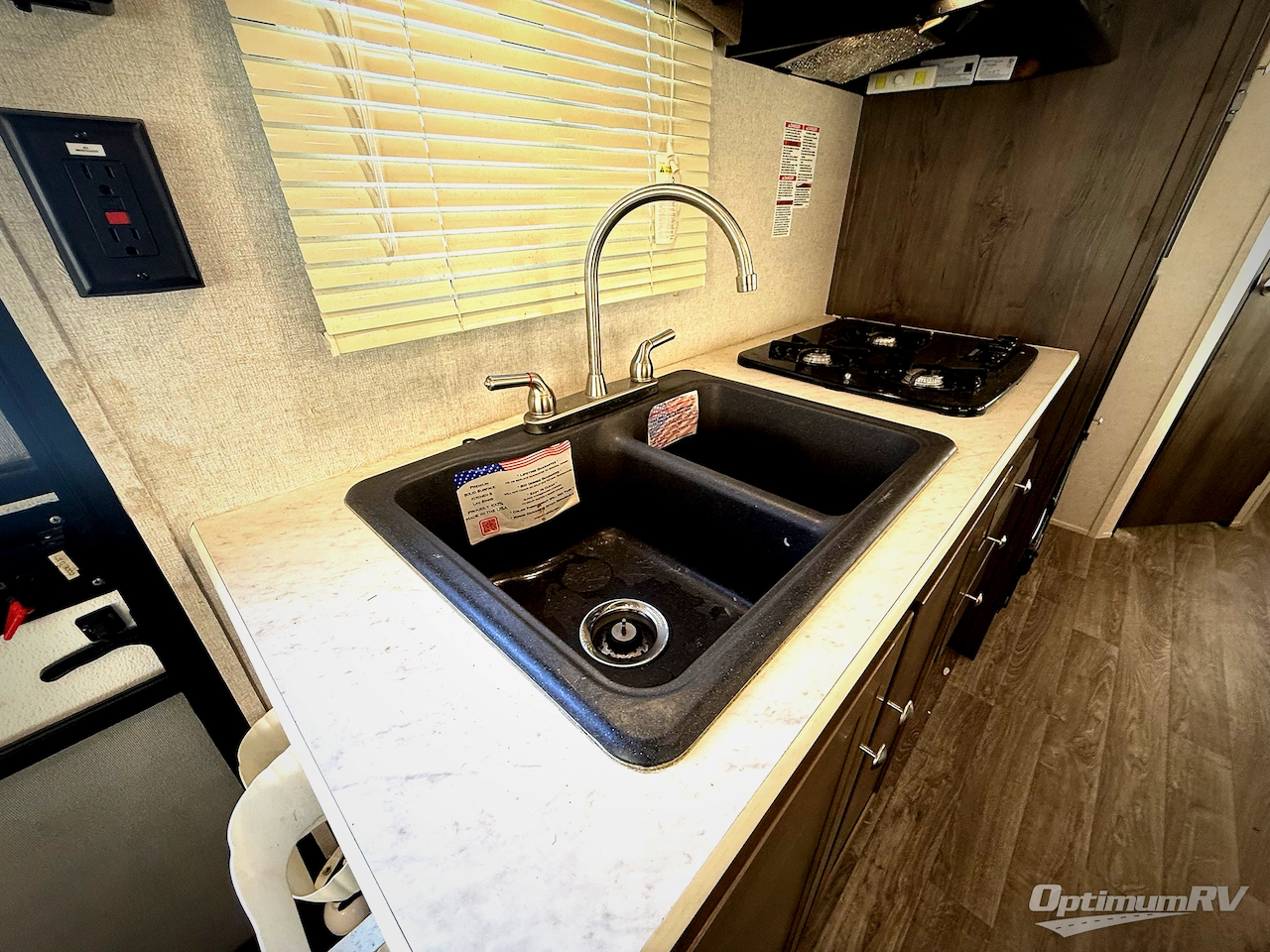 2019 Coachmen Clipper Ultra-Lite 19TB Photo 11