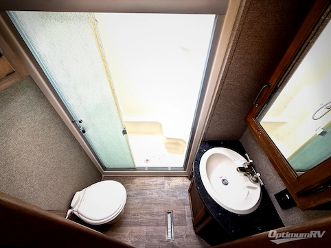 2015 Keystone Carbon 297 RV Photo 2