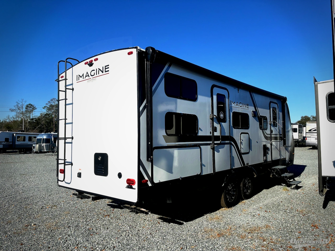 2026 Grand Design Imagine 2470BH Photo 2