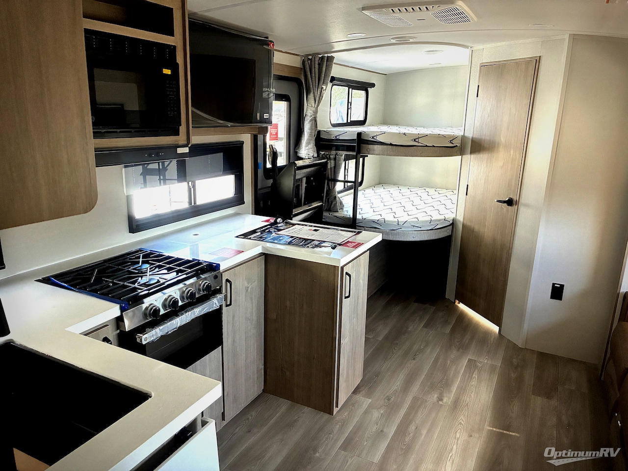 2026 Grand Design Imagine 2470BH Photo 4