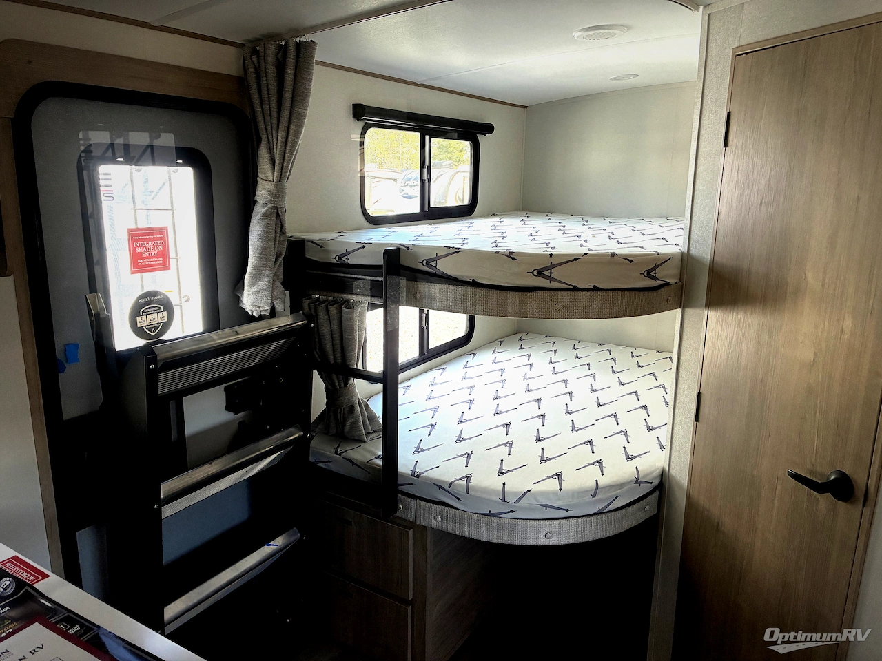 2026 Grand Design Imagine 2470BH Photo 6