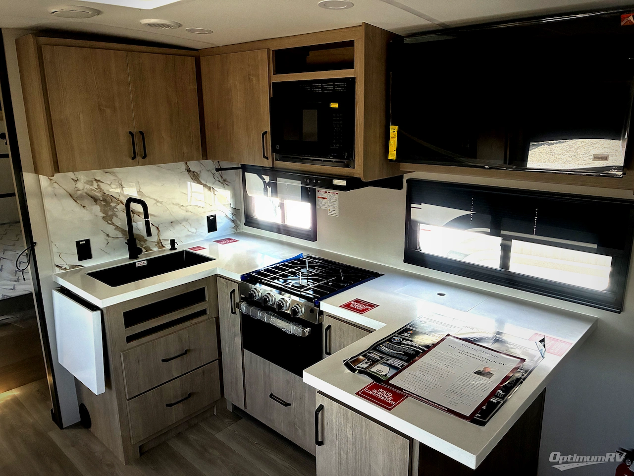 2026 Grand Design Imagine 2470BH Photo 7