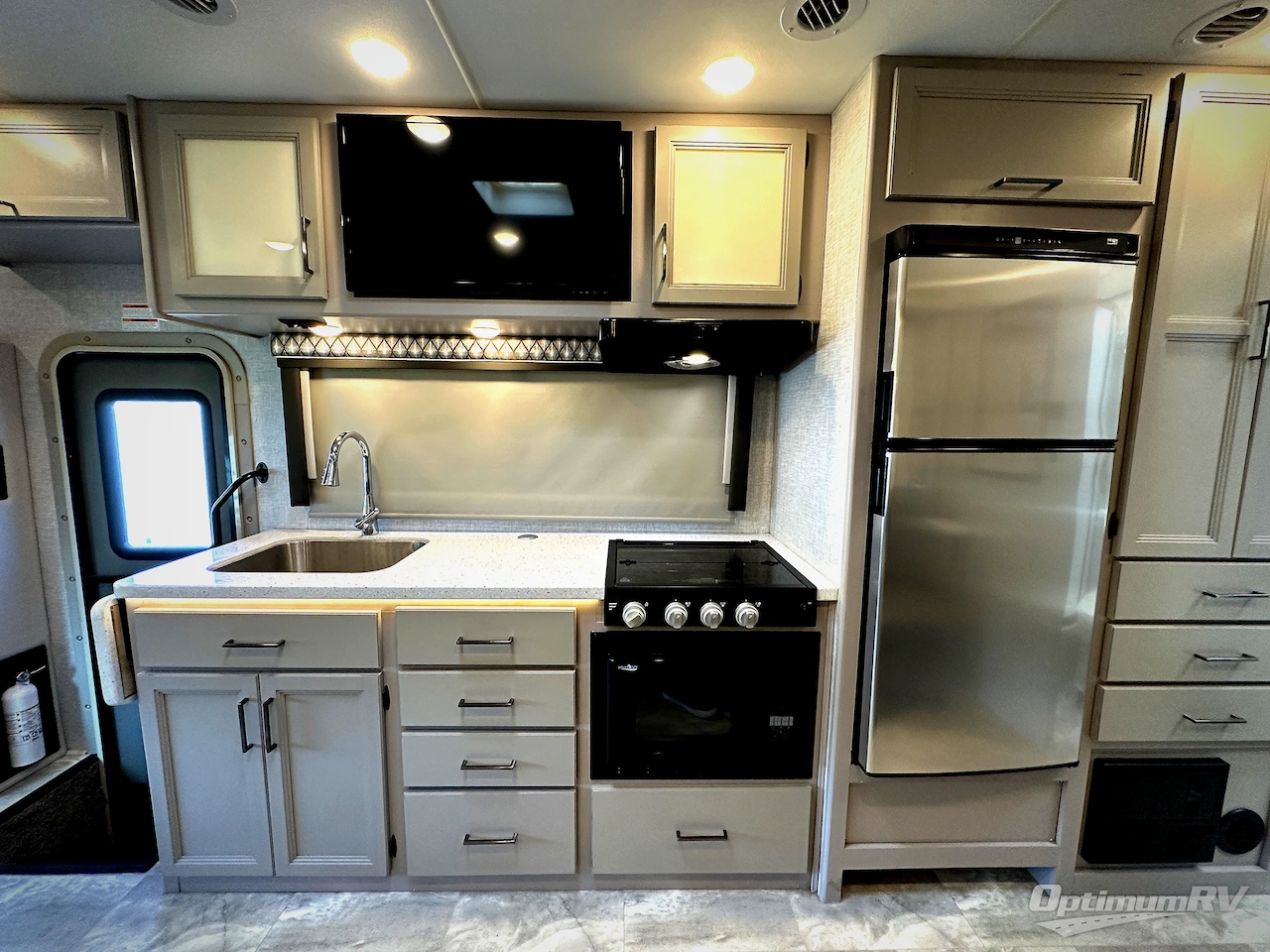 2021 Thor Quantum Sprinter CR24 Photo 11
