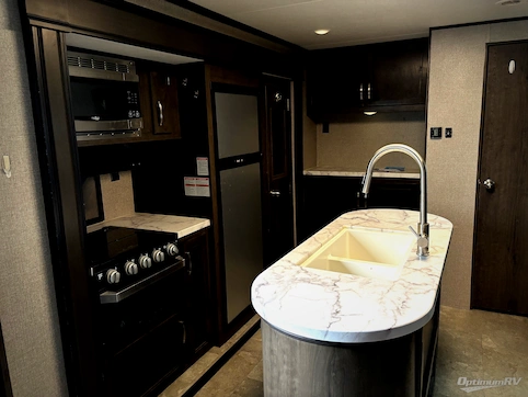2020 Jayco Jay Flight 33RBTS RV Photo 2