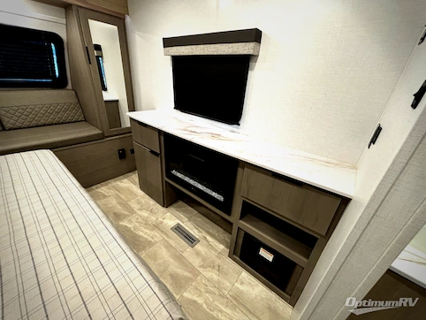 2025 Dutchmen Kodiak Ultimate 3221RLSL RV Photo 3