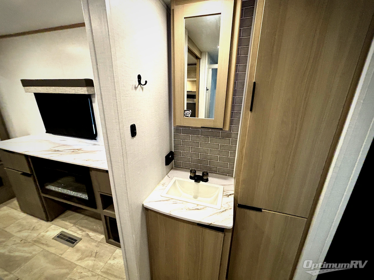 2025 Dutchmen Kodiak Ultimate 3221RLSL Photo 13