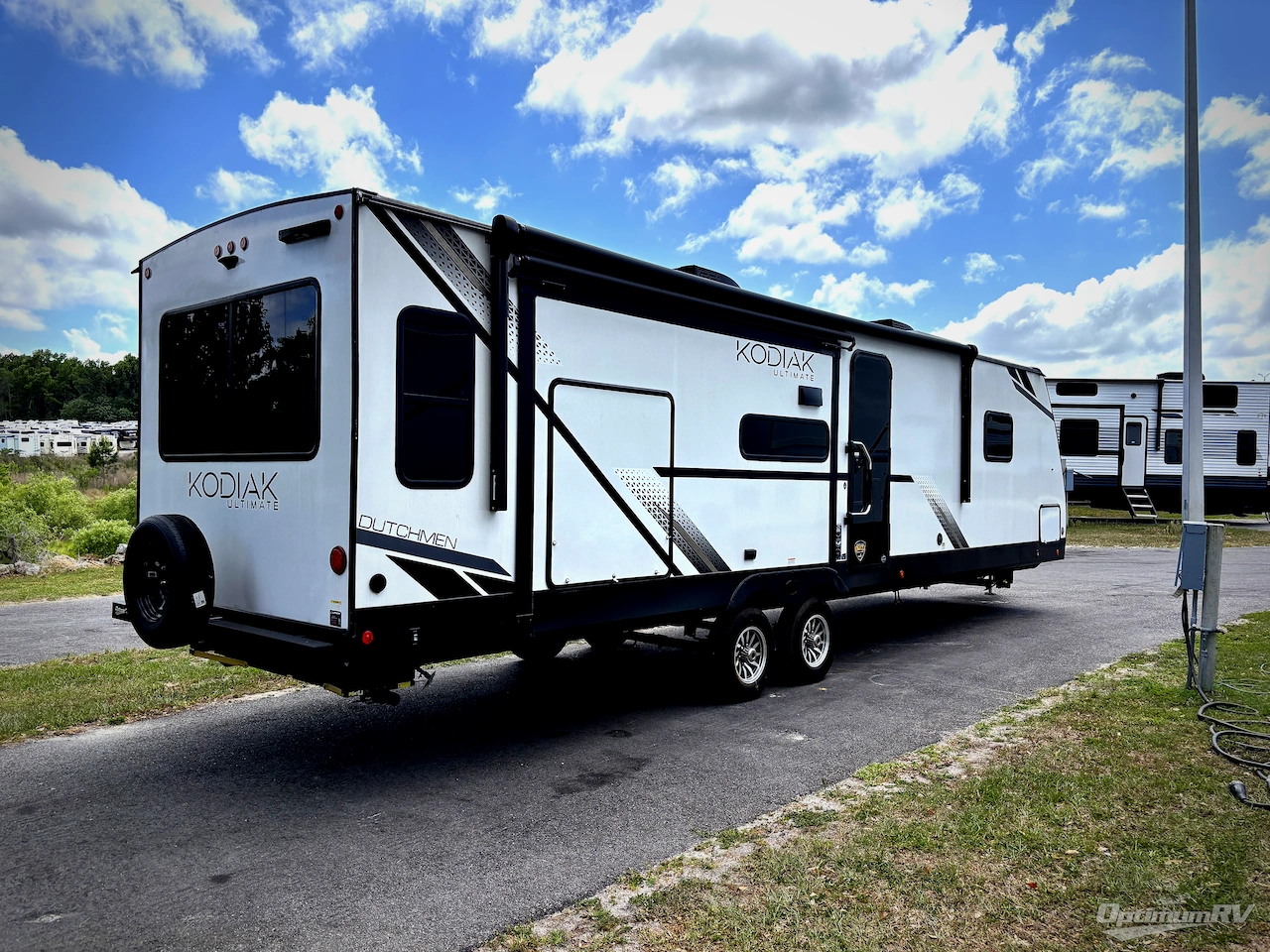 2025 Dutchmen Kodiak Ultimate 3221RLSL Photo 2