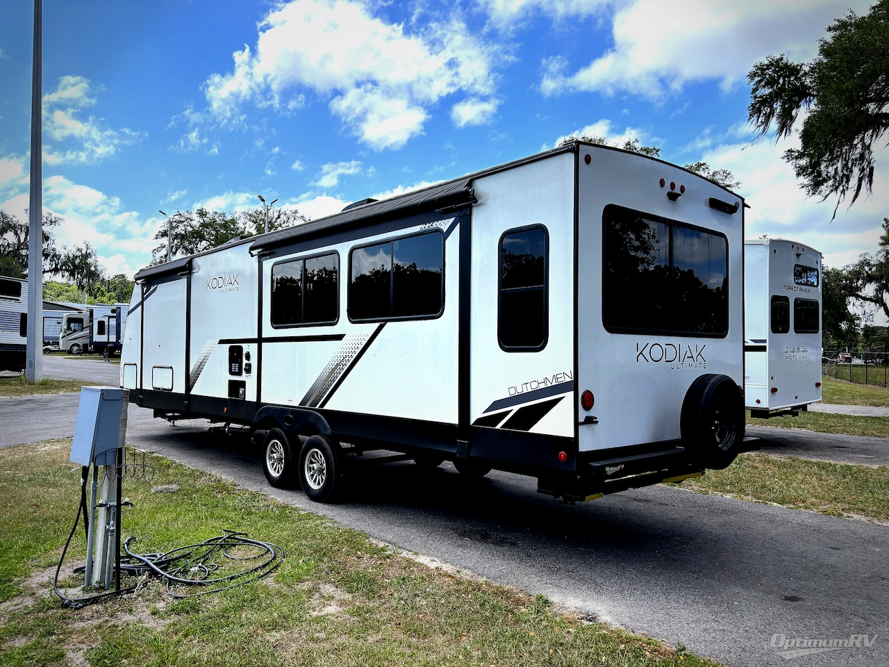 2025 Dutchmen Kodiak Ultimate 3221RLSL Photo 3