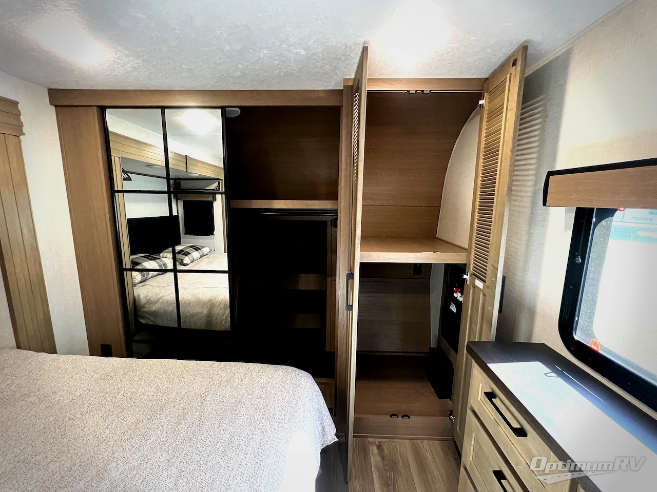 2025 KZ Durango D333RLT Photo 17