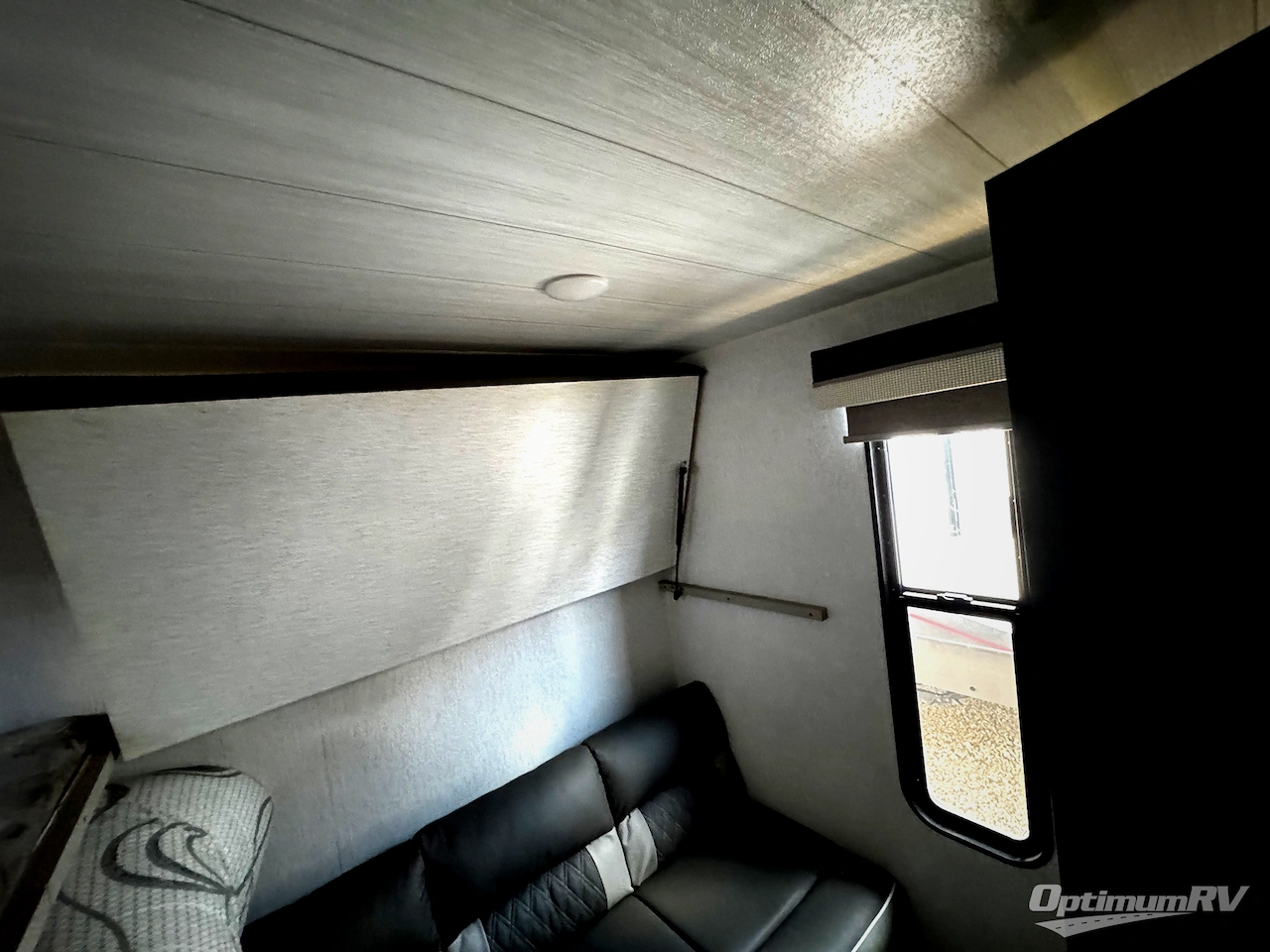 2023 Forest River Wildwood X-Lite 273QBXL Photo 6