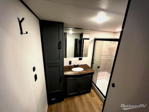 2026 Palomino Puma Destination 420LFT RV Photo 4