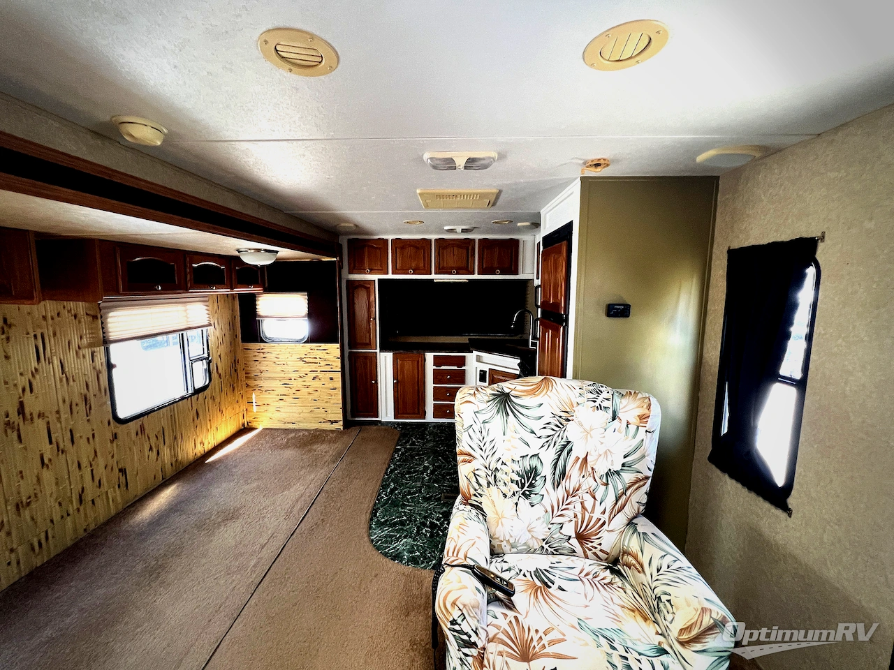2010 Forest River Rockwood Signature Ultra Lite 8315BSS Photo 4