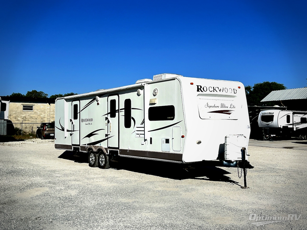 2010 Forest River Rockwood Signature Ultra Lite 8315BSS Photo 1