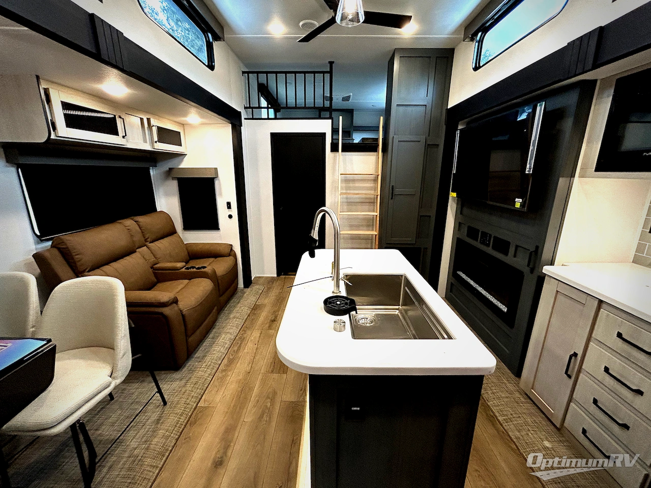 2026 Forest River Puma Vista 421LFT Photo 3