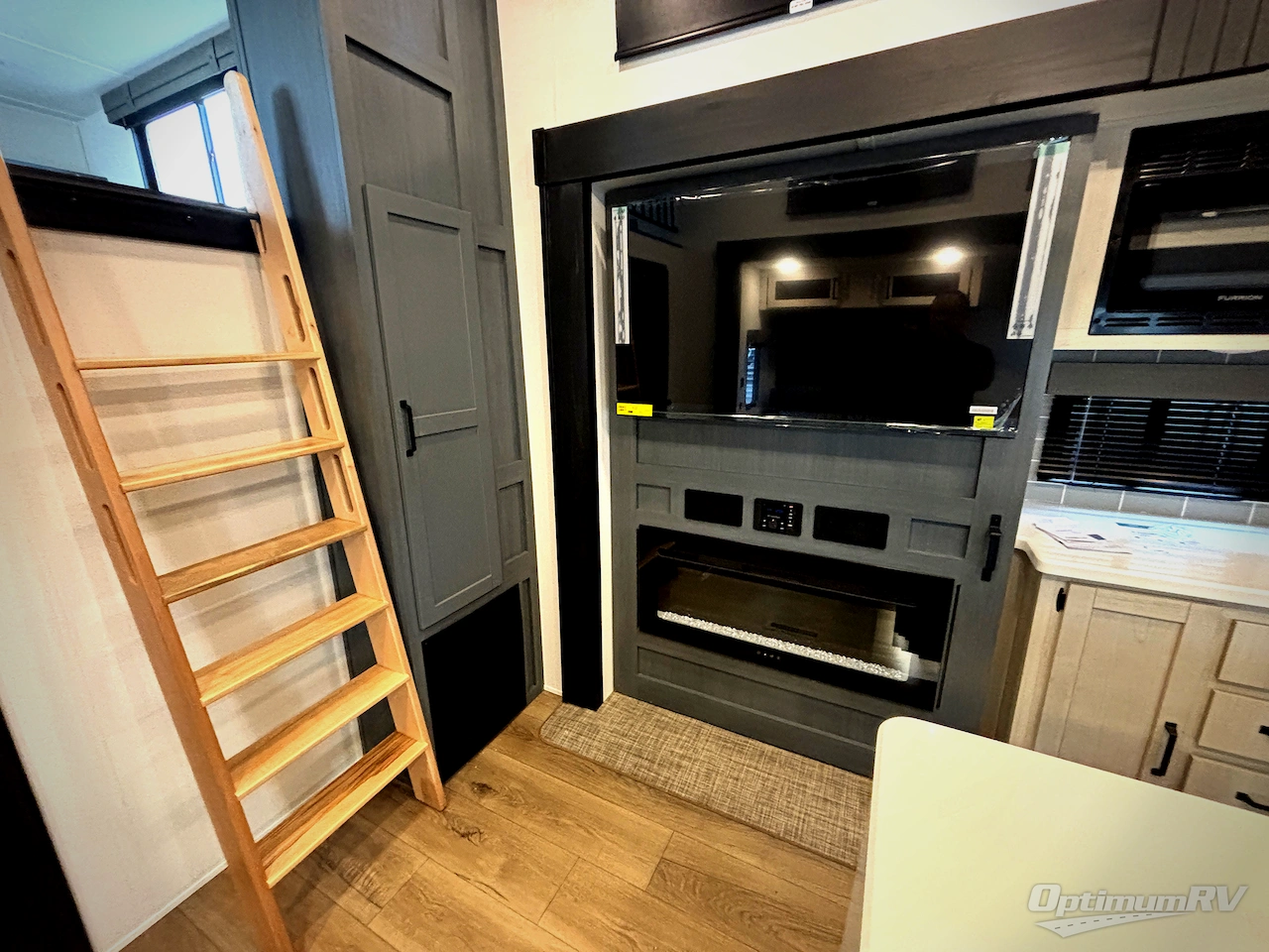 2026 Forest River Puma Vista 421LFT Photo 6