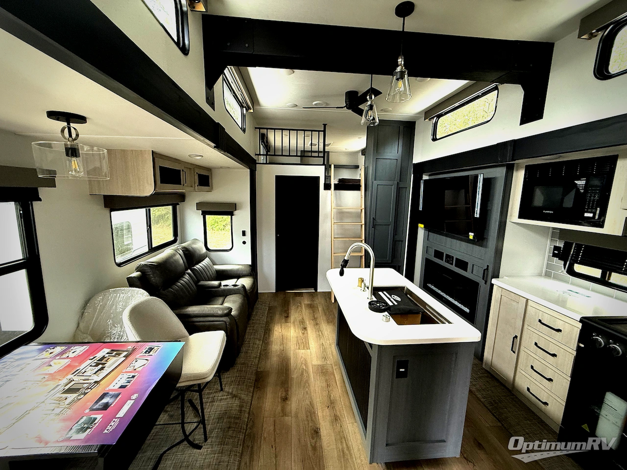 2026 Forest River Puma Vista 421LFT Photo 4