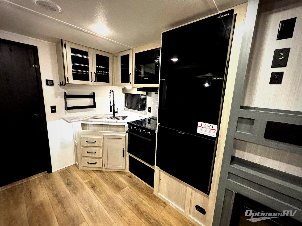 2026 Palomino Puma 31QBBH Photo 8