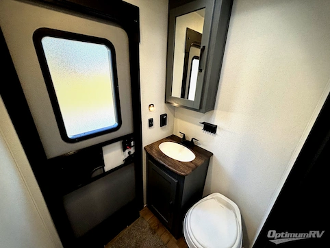 2026 Palomino Puma 32BHQS RV Photo 4