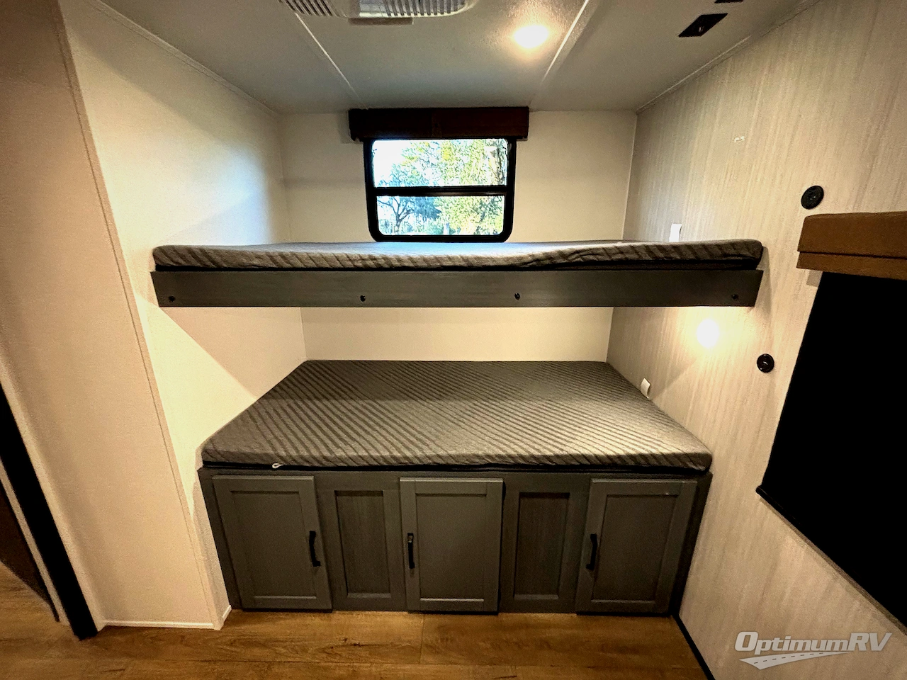 2026 Palomino Puma 32BHQS Photo 18