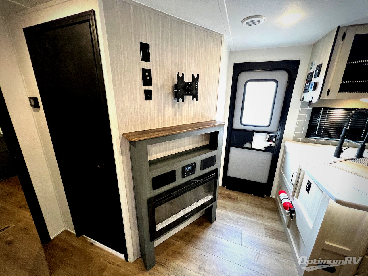 2026 Forest River Puma 32BHQS Photo 9