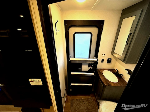 2026 Palomino Puma 32BHQS RV Photo 4