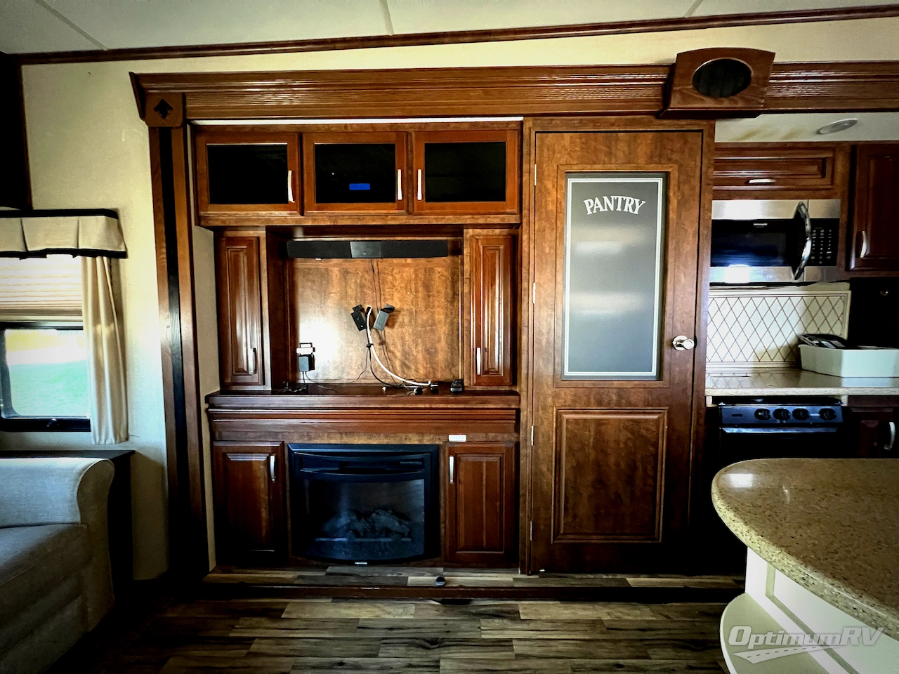 2014 Grand Design Solitude 369RL Photo 7