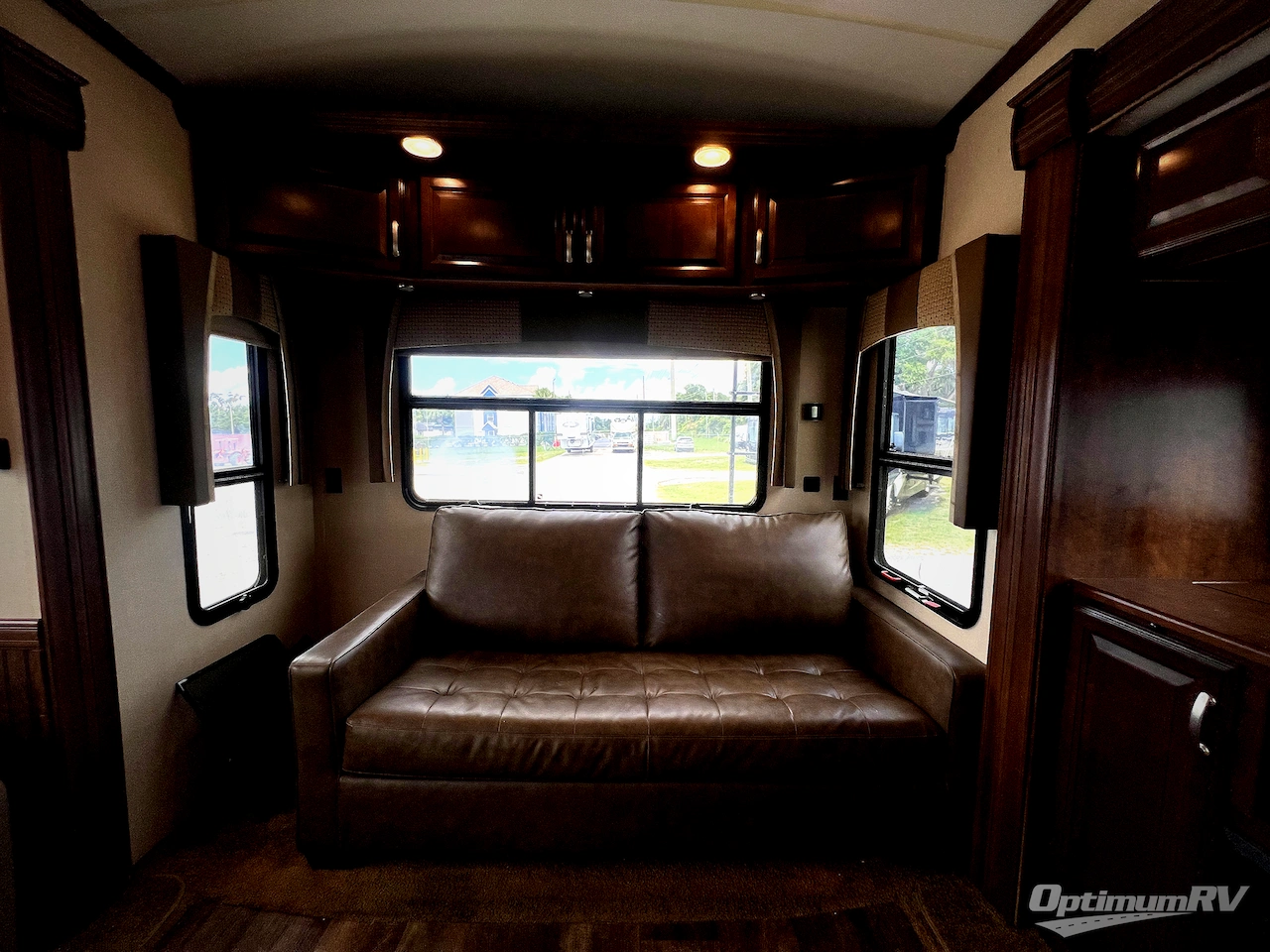 2016 Forest River Cardinal 3250RL Photo 7