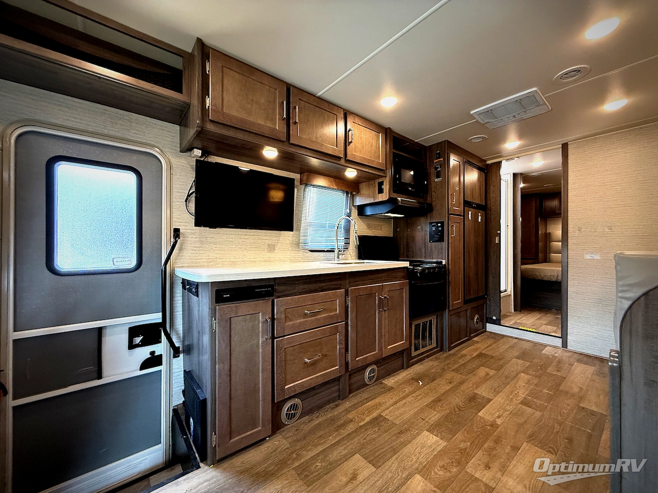 2025 Winnebago Spirit 31K Photo 13