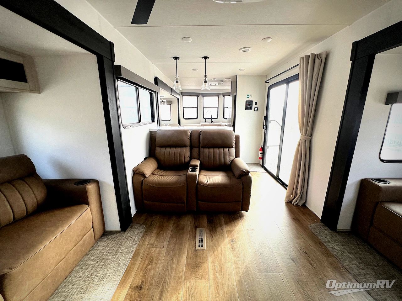 2026 Palomino Puma Destination 39FKL Photo 5