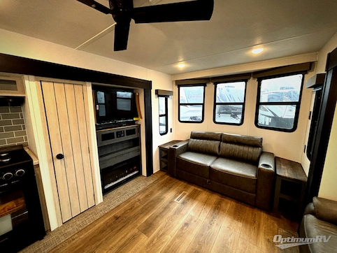 2026 Palomino Puma 37PFL RV Photo 4