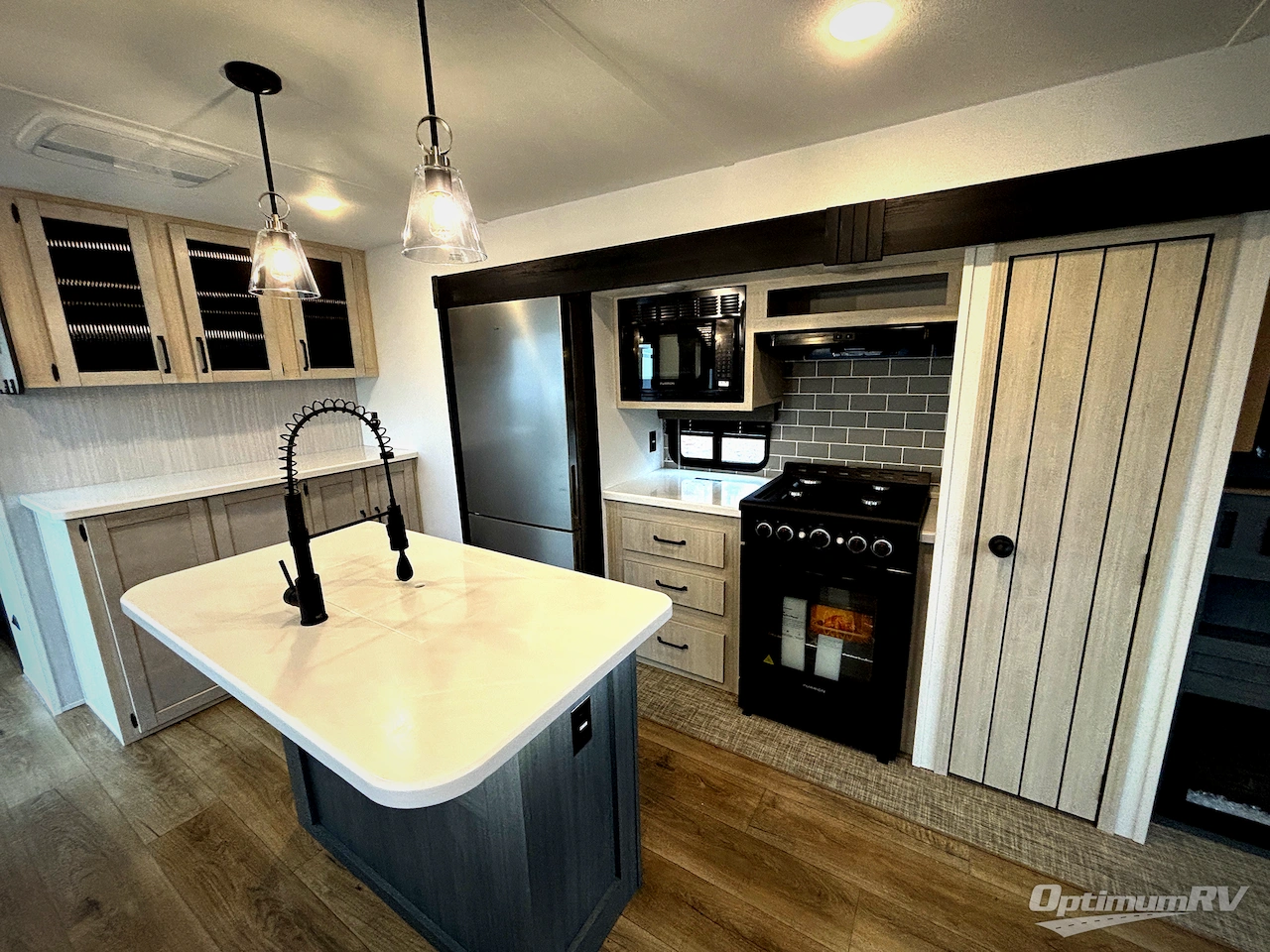 2026 Palomino Puma 37PFL Photo 8