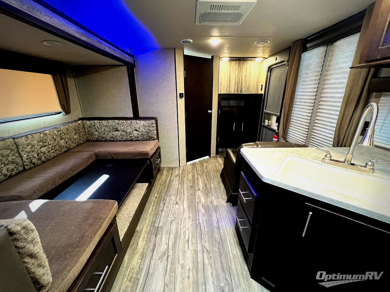 2017 Forest River Cherokee Grey Wolf 24RK Photo 4