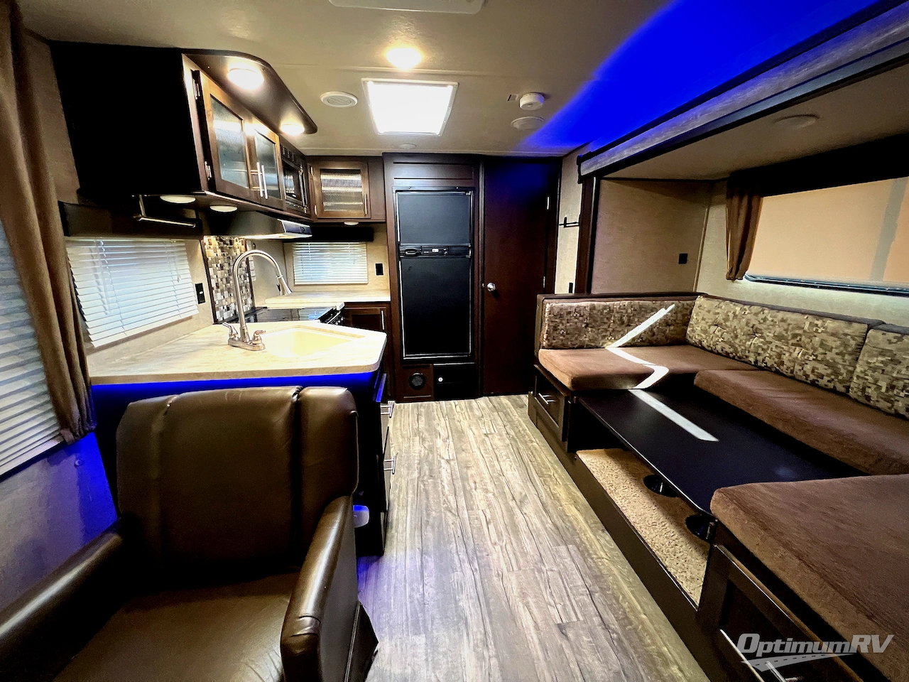 2017 Forest River Cherokee Grey Wolf 24RK Photo 5