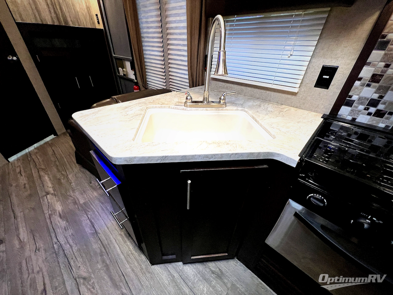 2017 Forest River Cherokee Grey Wolf 24RK Photo 11