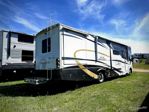 2007 Gulf Stream Independence 8357 RV Photo 2