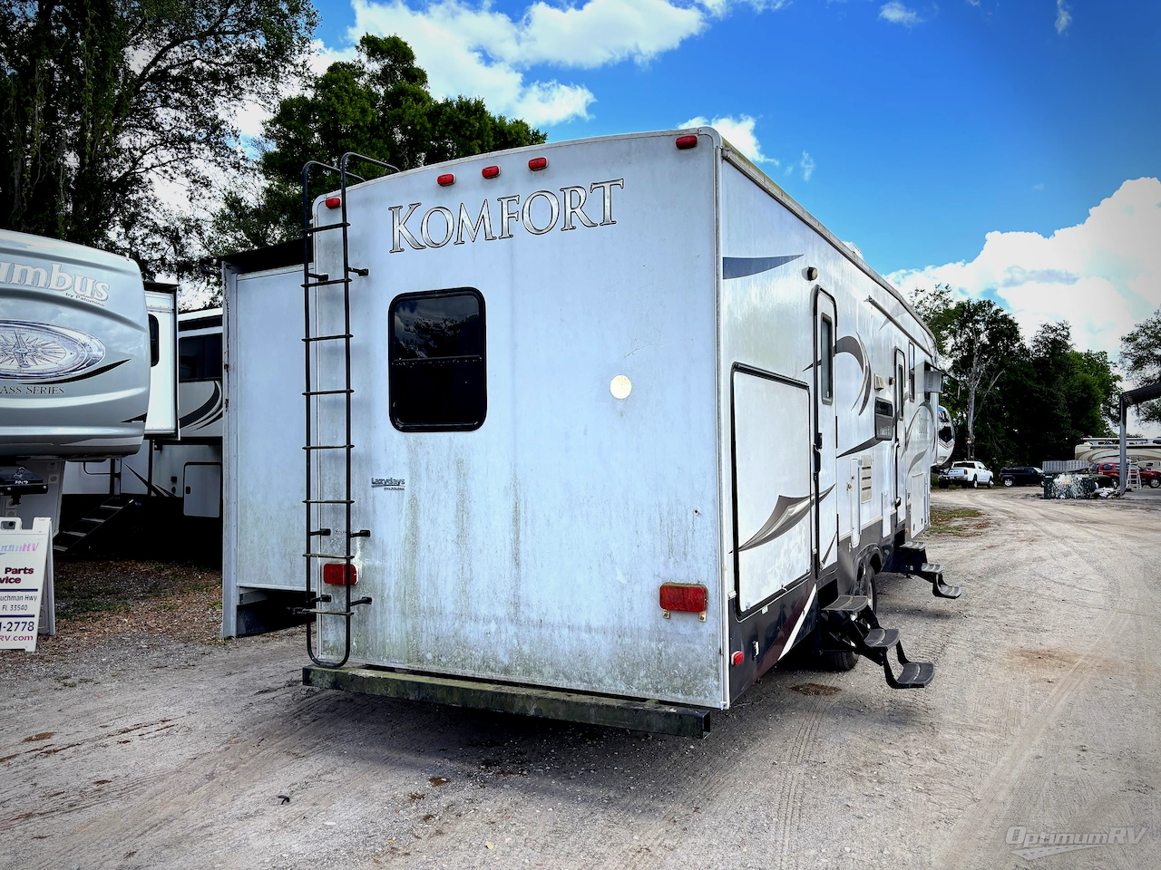 2011 Dutchmen Komfort 3530FBH Photo 13