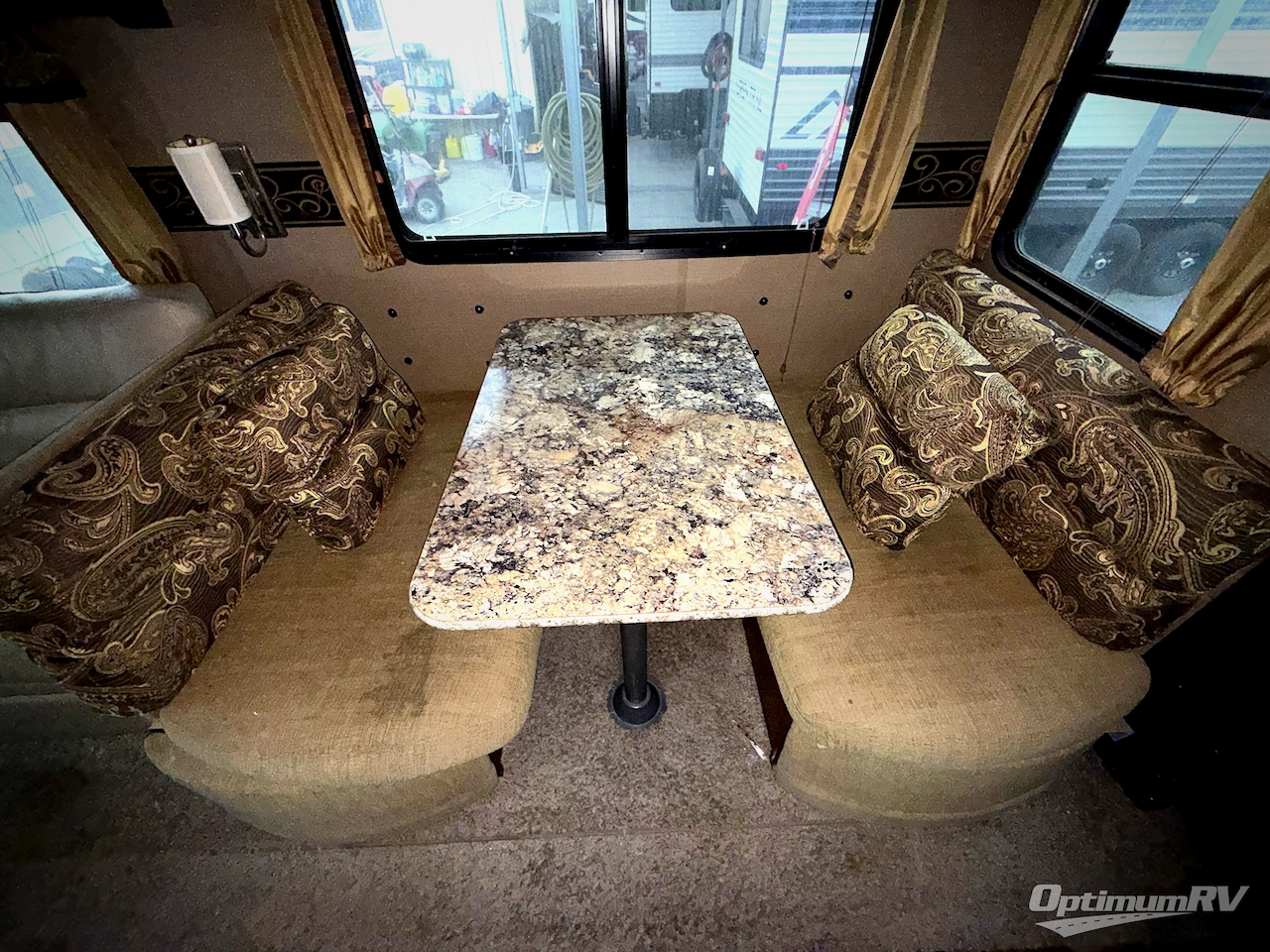 2015 Keystone Outback 298RE Photo 9