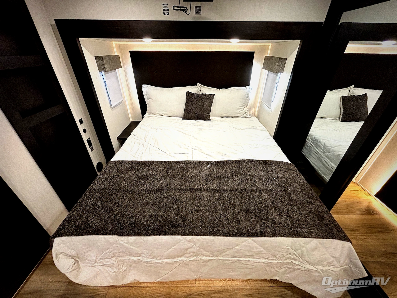 2026 Forest River Sabre 36DBB Photo 9