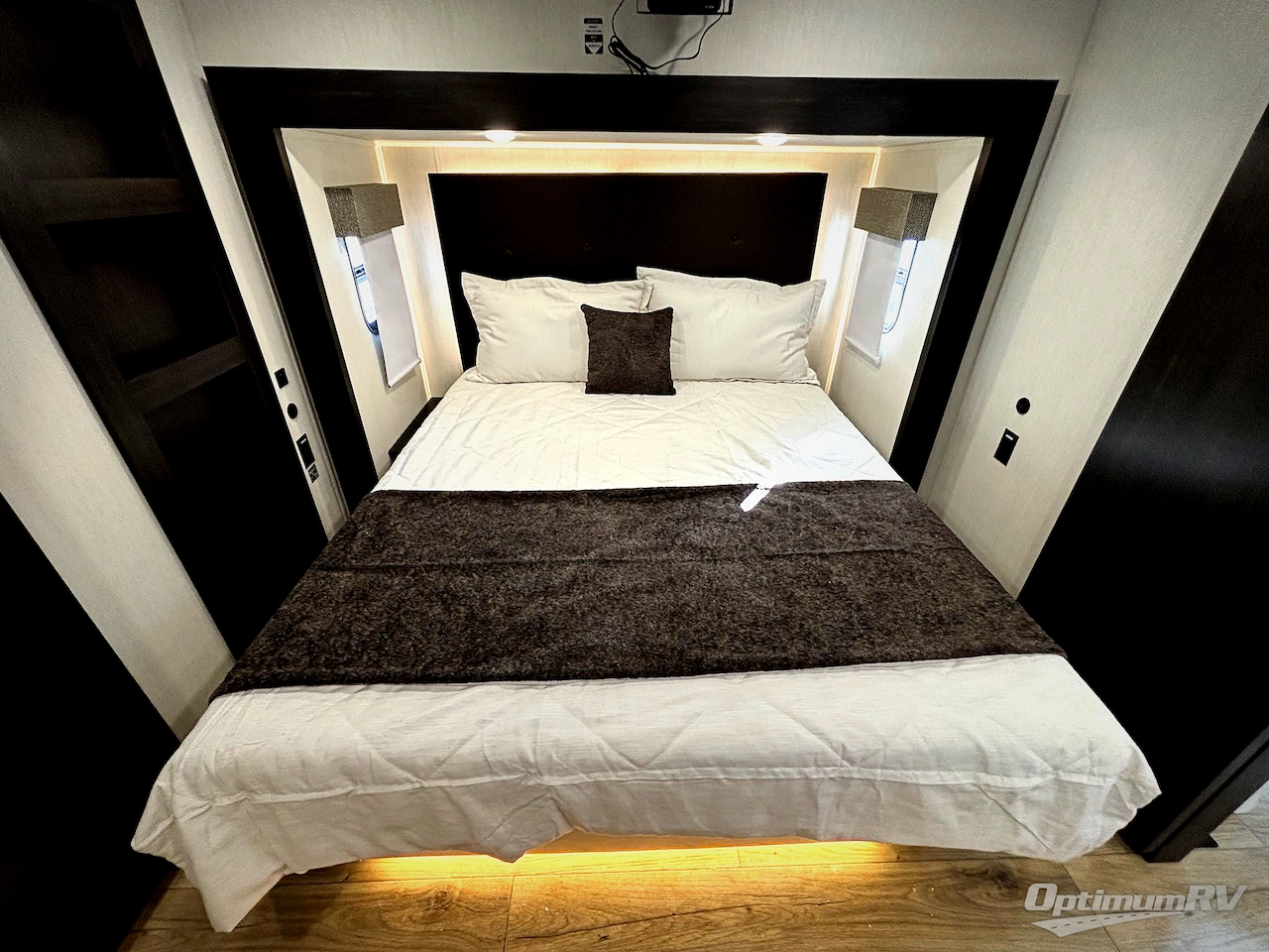 2026 Forest River Cherokee Sabre 36EST Photo 14