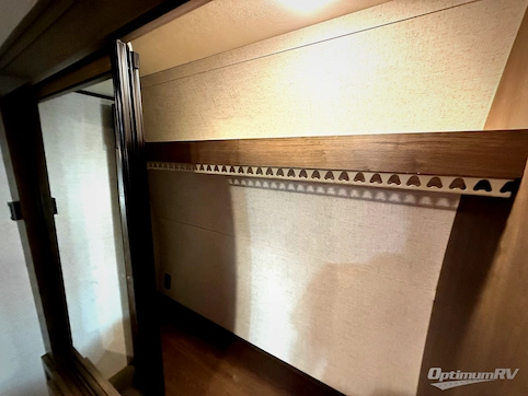 2019 Highland Ridge Mesa Ridge MF371MBH RV Photo 4